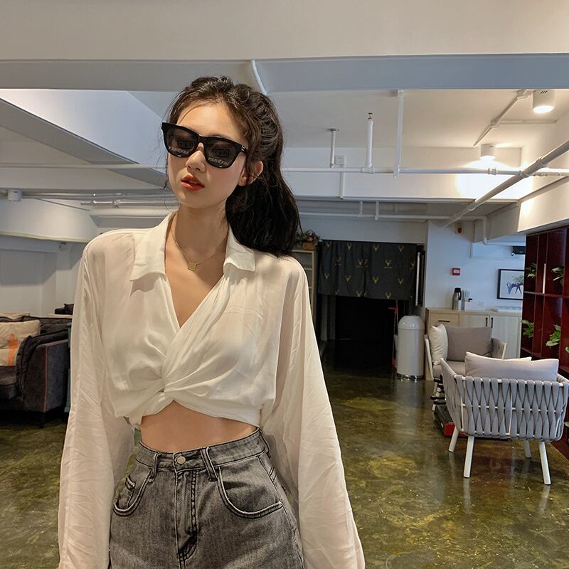 香港スタイルの夏の薄い長袖日焼け止め白いシャツレディース2020新しいシャツデザインセンスニッチカジュアルトップ ブラックストロベリース76550346102