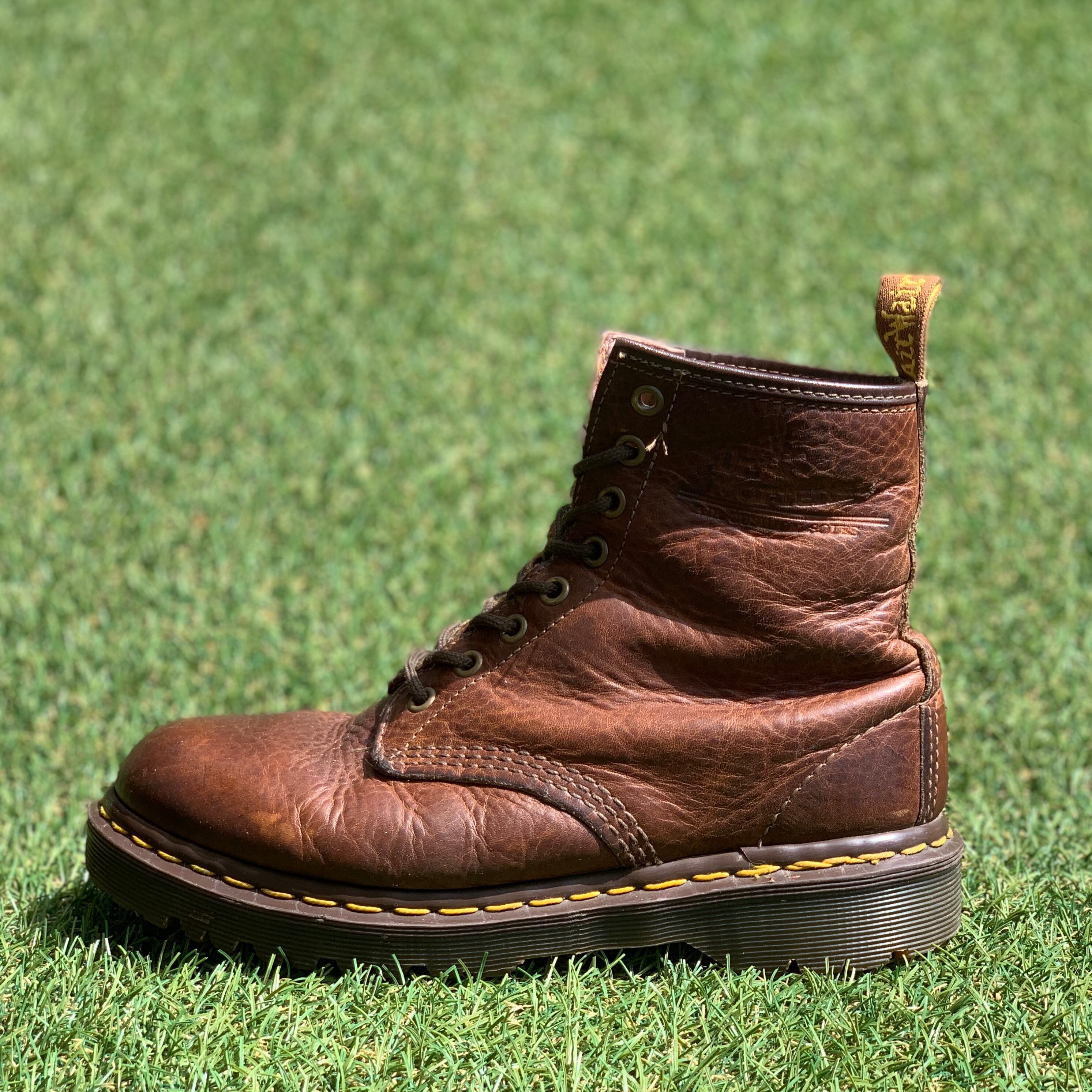 イングランド製! Dr.Martens ドクターマーチン 8ホールブーツ D431