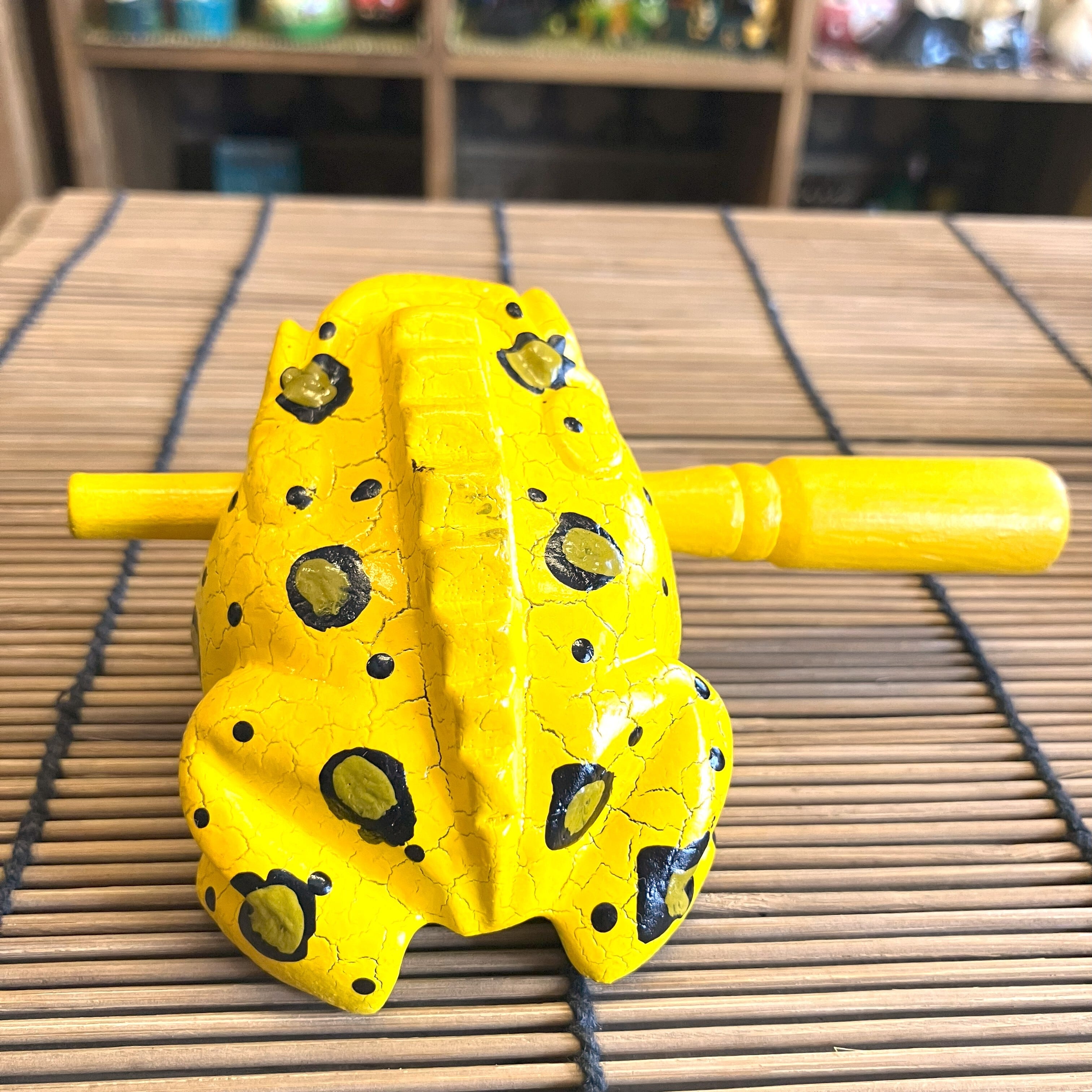 カエル 置物 ギロ 楽器 木製 イエロー タイ製 | ten6duca