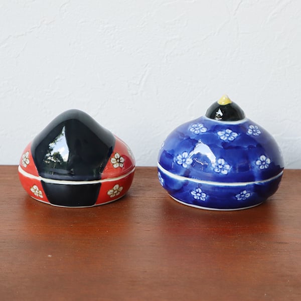 【値下中】美品☆有田焼おかめひょっとこペア灰皿　香炉 ギフト化粧箱付】有田焼 雛人形ペア 置物 20-109 | MARUFUKU utsuwanohana