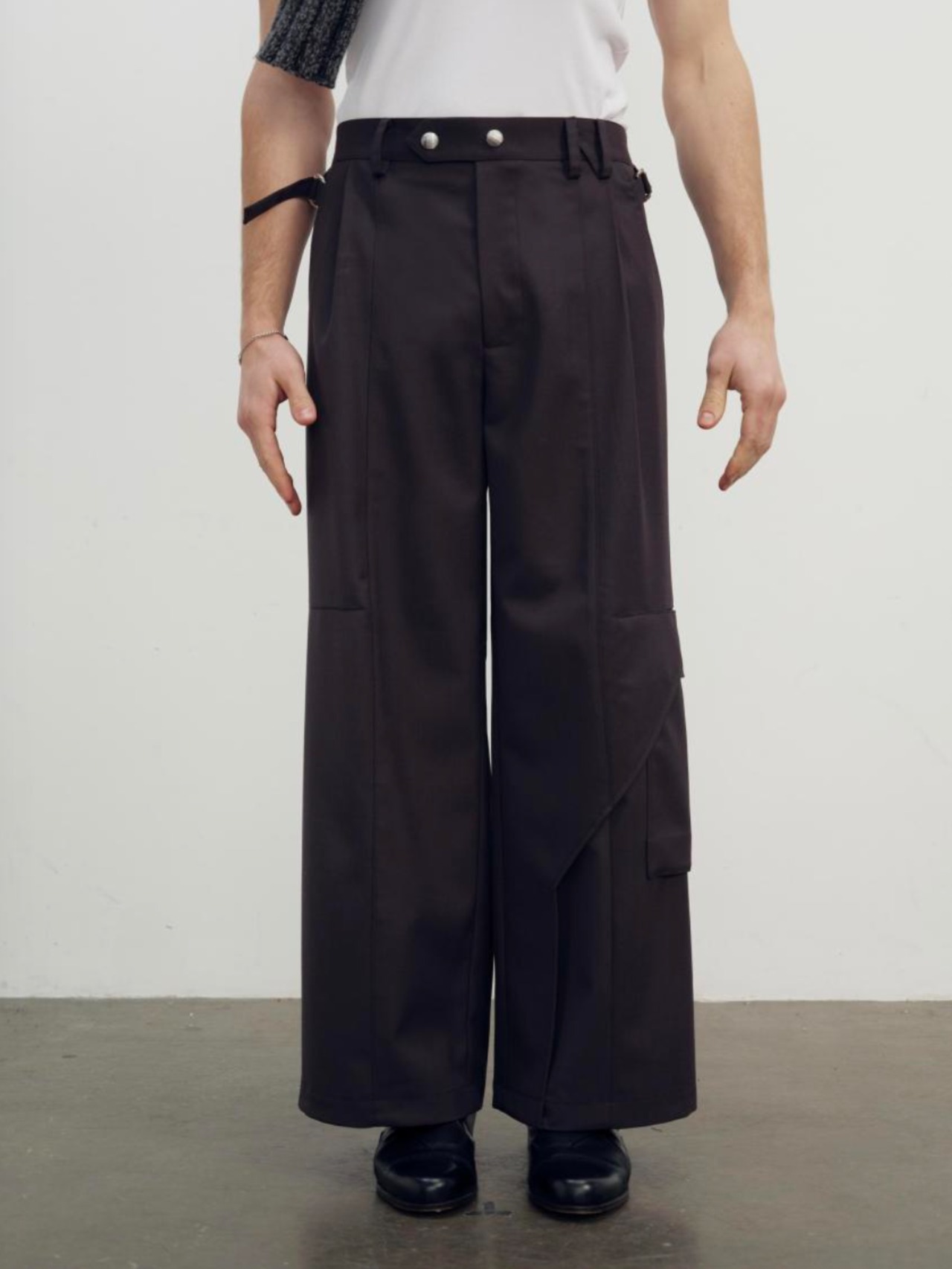 【26AW | MEN】 NULLUS ヌルス / カーゴパンツ / DRAPED SLIDE CARGO / NUAW26TRO002 - 1