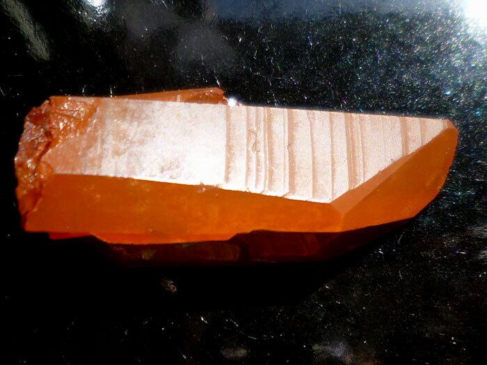 オレンジカルサイト（ 方解石） ピラミッド 天然石 原石