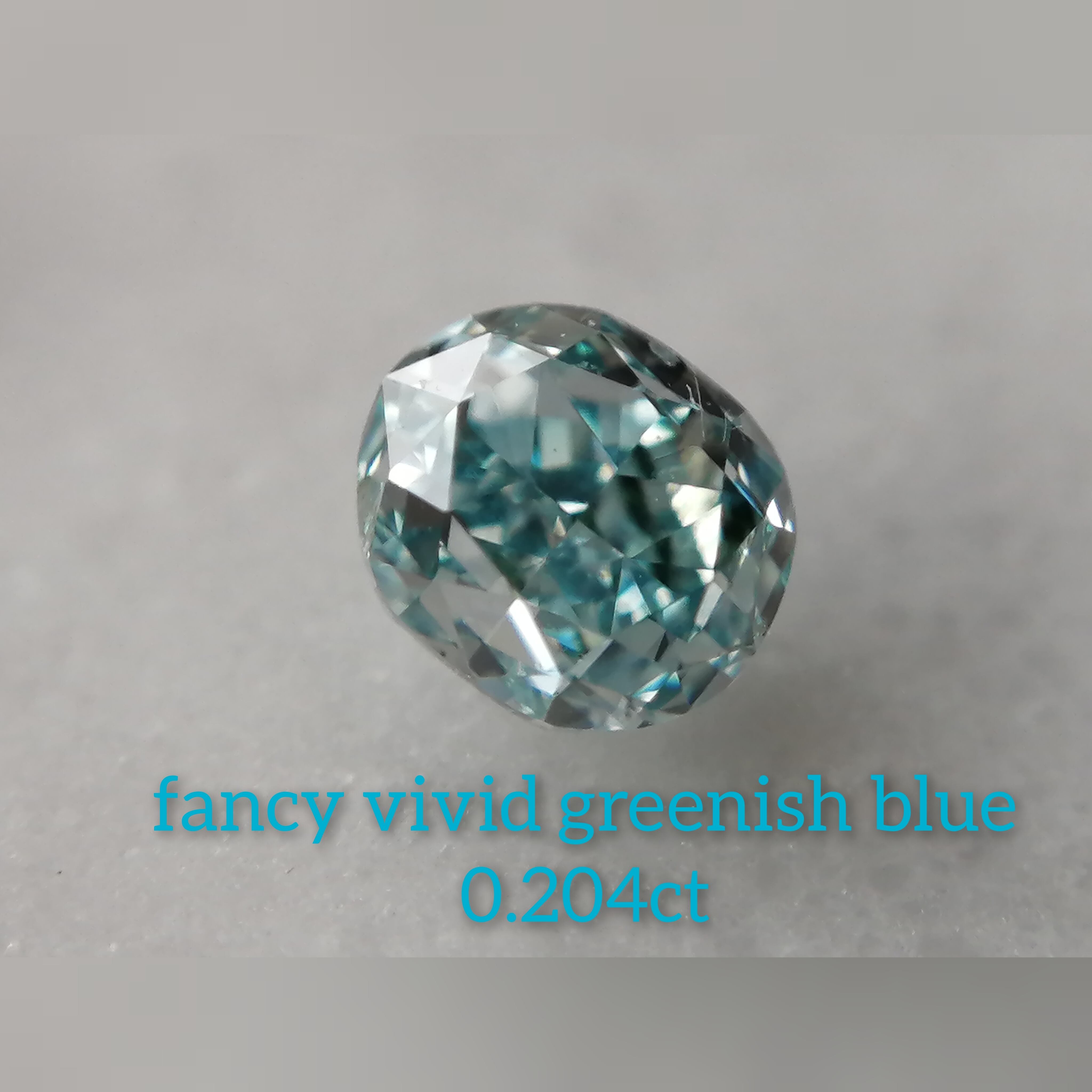 fancy greenish blue 0.134ct ネックレス