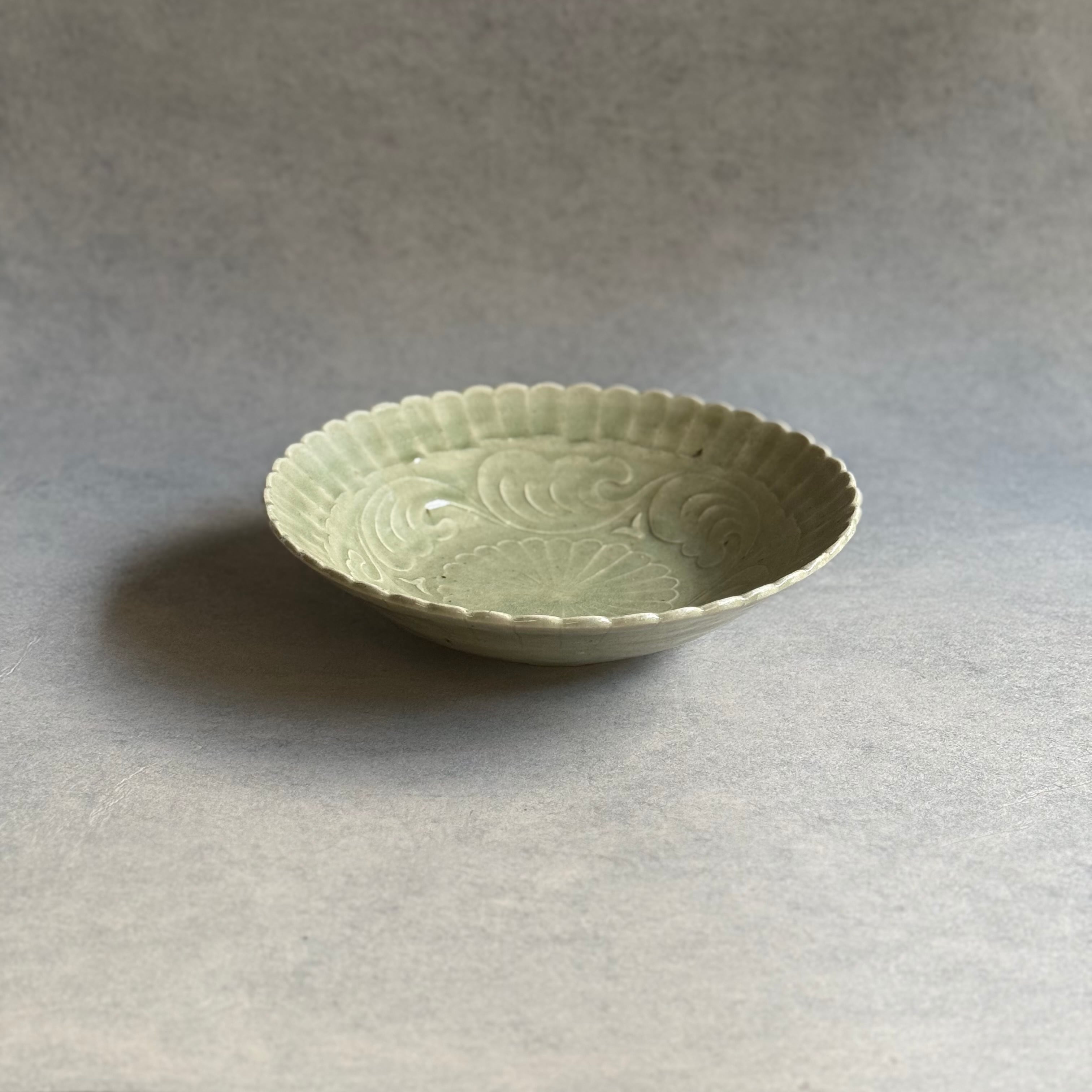 日高伸治   灰釉 印花菊花文碗 安南写