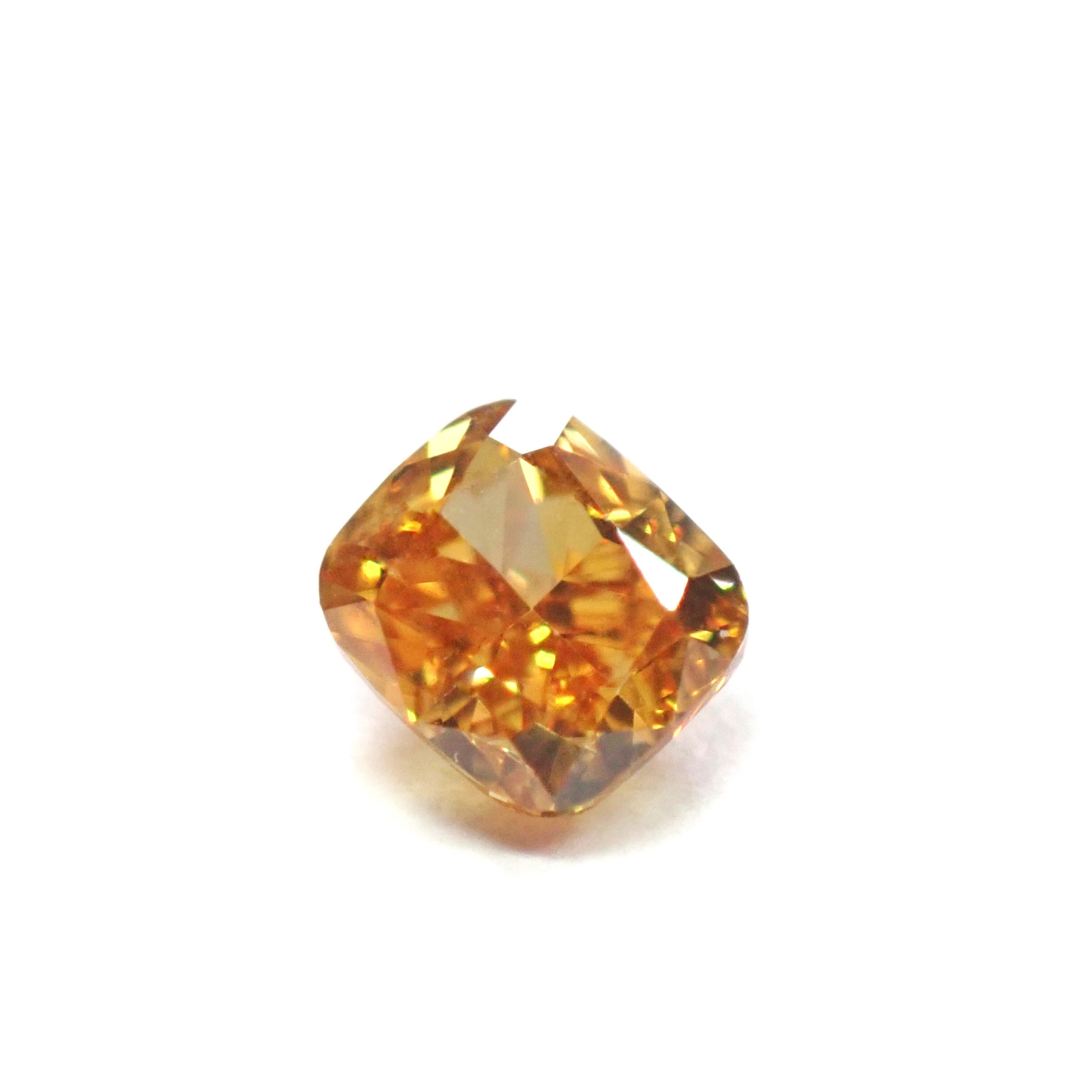 クッションカット (Cushion Cut) | MUSÉE COLORÉE