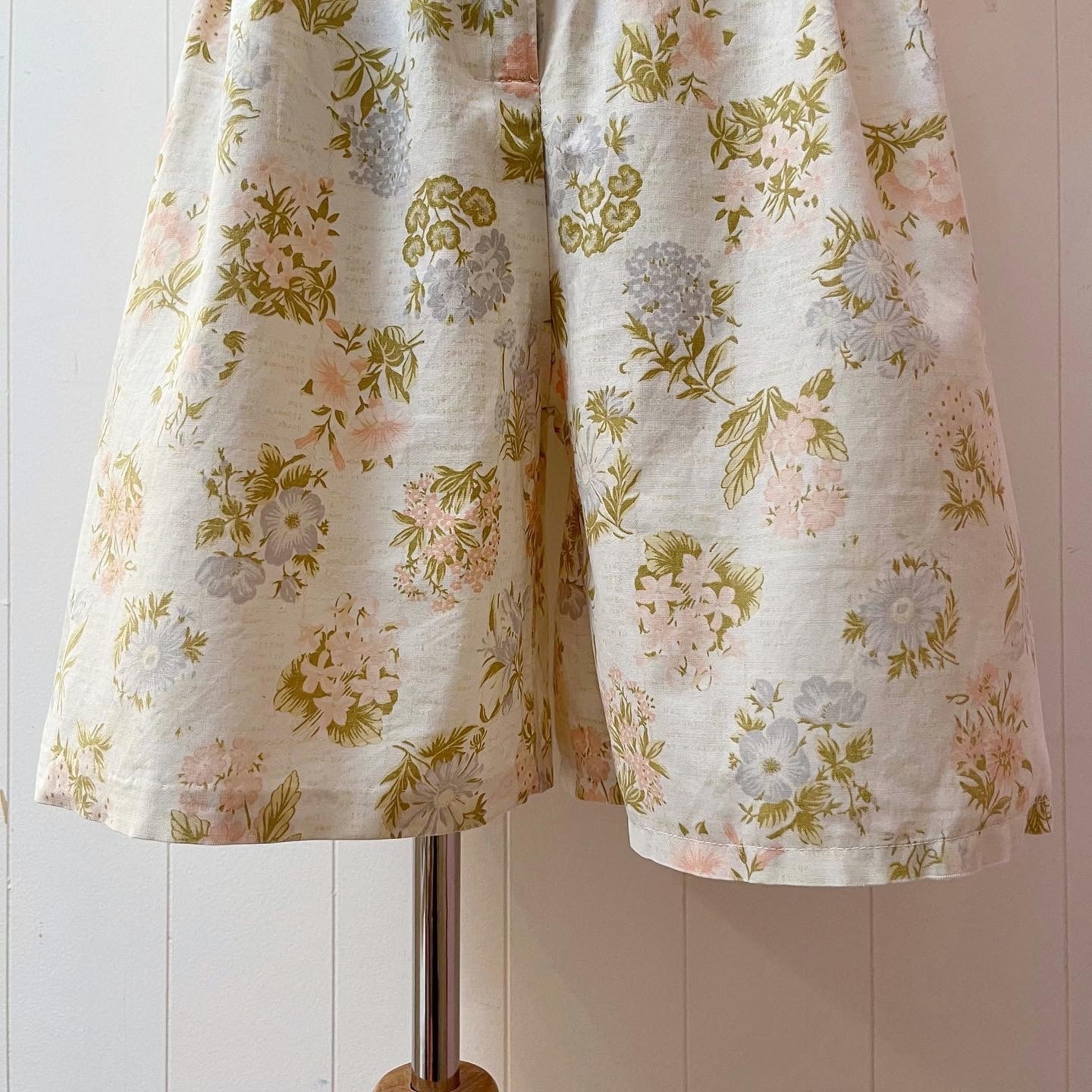 Laura Ashley / flower half pants