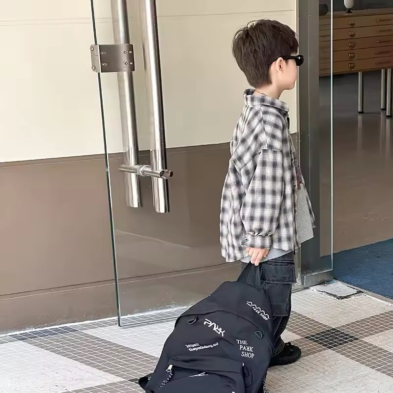 チェックシャツ