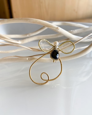 art jewelry marble ミツバチブローチ