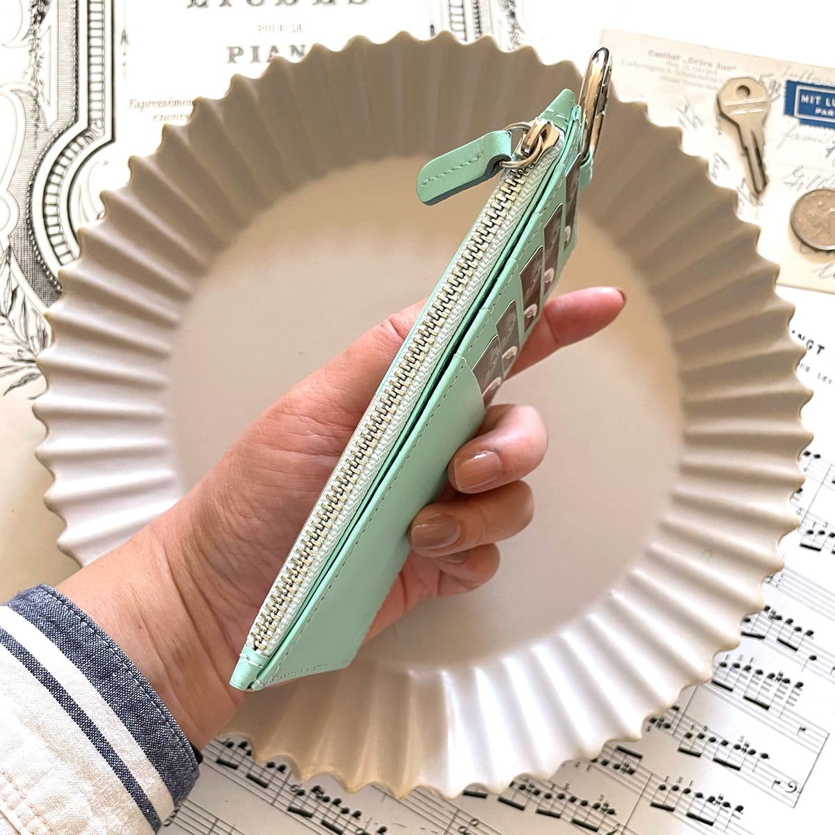 革のミントチョコ・フラグメントケース（銀の包み紙） | キッサ