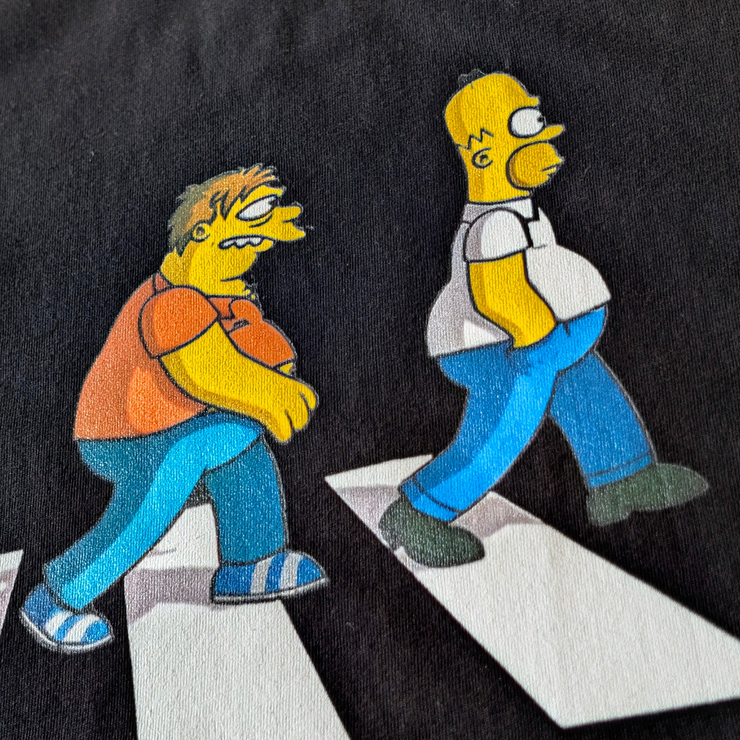 【 ザ・シンプソンズ（The Simpsons）】モーの酒場常連Tシャツ / ABBEY ROAD / アビーロード / アビイ・ロード/ Tシャツ〚アメリカン雑貨 アメトイ〛
