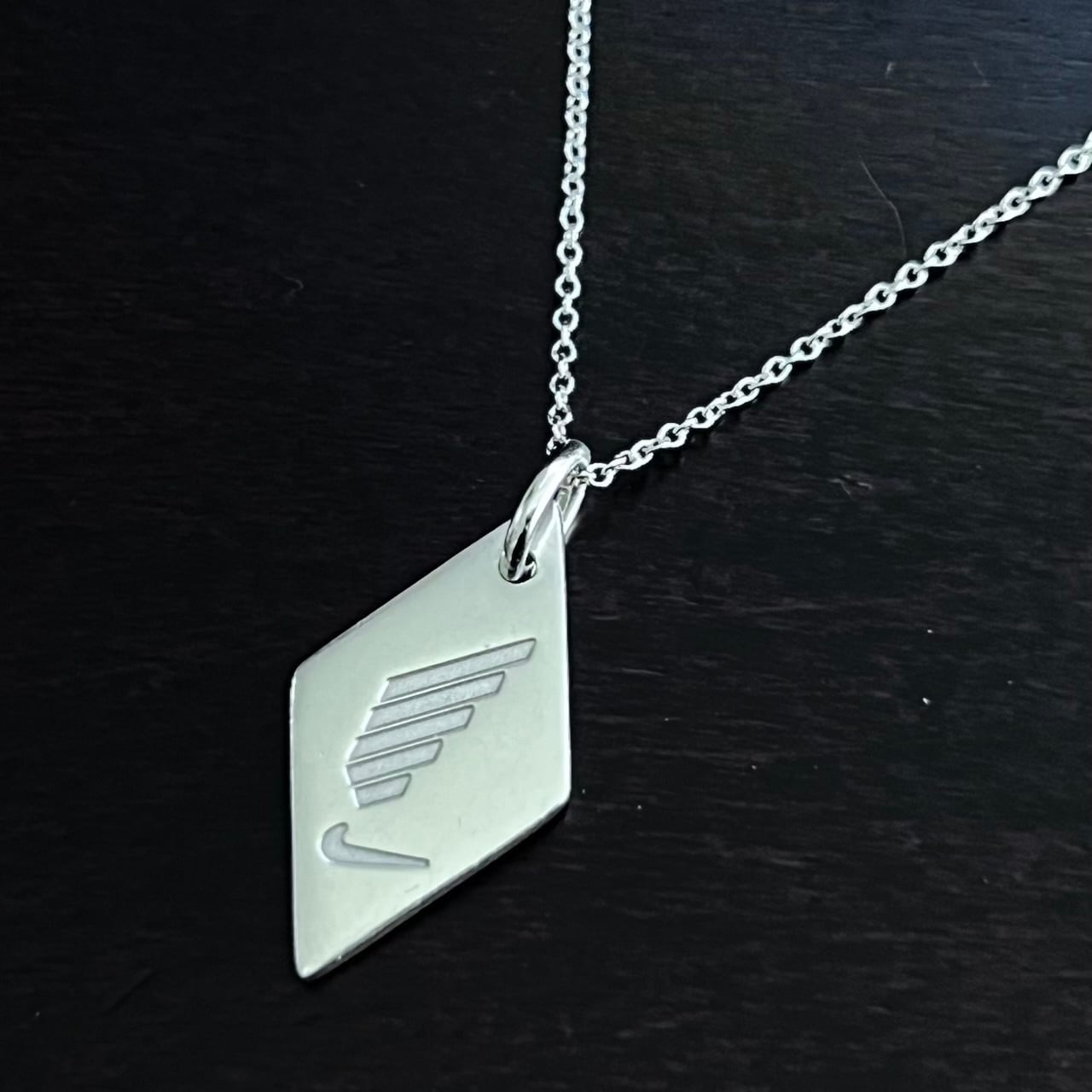 TIFFANY & CO. x NIKE Women's 15K Toronto 2015 Charm Finishers