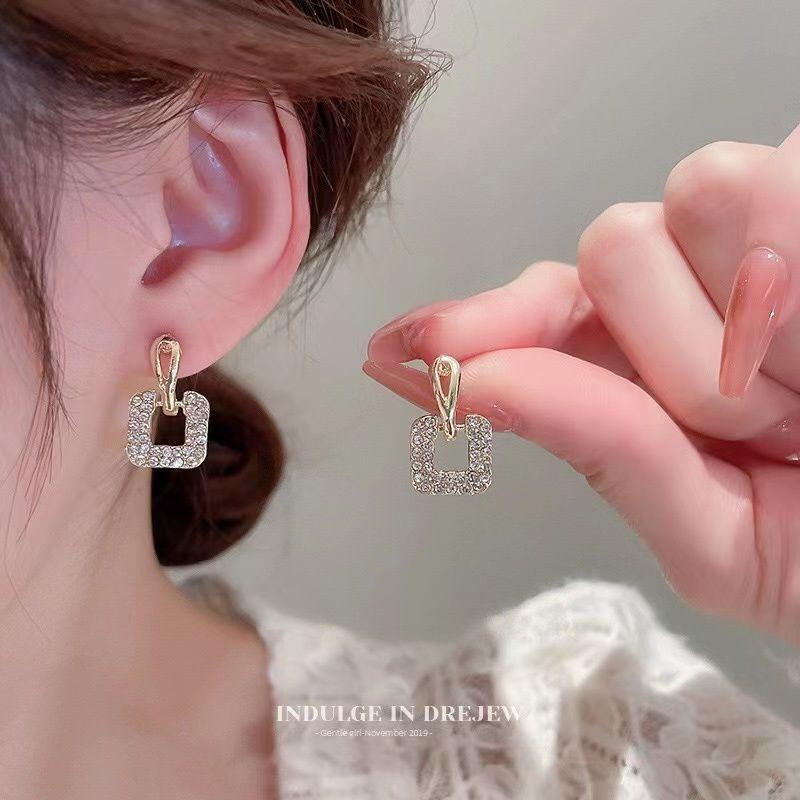 新品⭐】4°C フックタイプピアス 良し ギフトボックス付きSTAR 新品⭐】4°C フックタイプピアス 良し ギフトボックス付きSTAR
