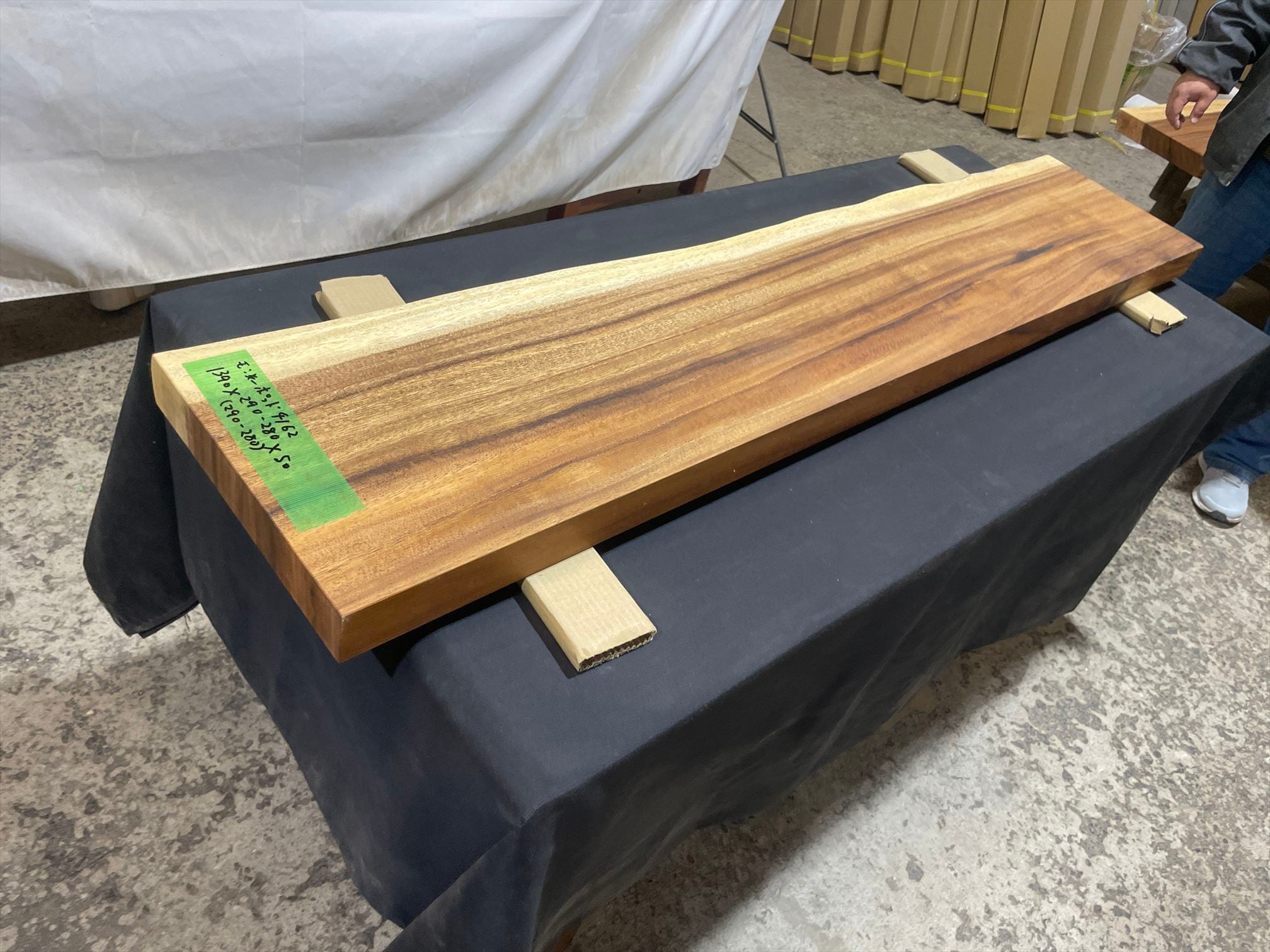 モンキーポッド4162 一枚板無垢 乾燥材 1390x290-280x50mm