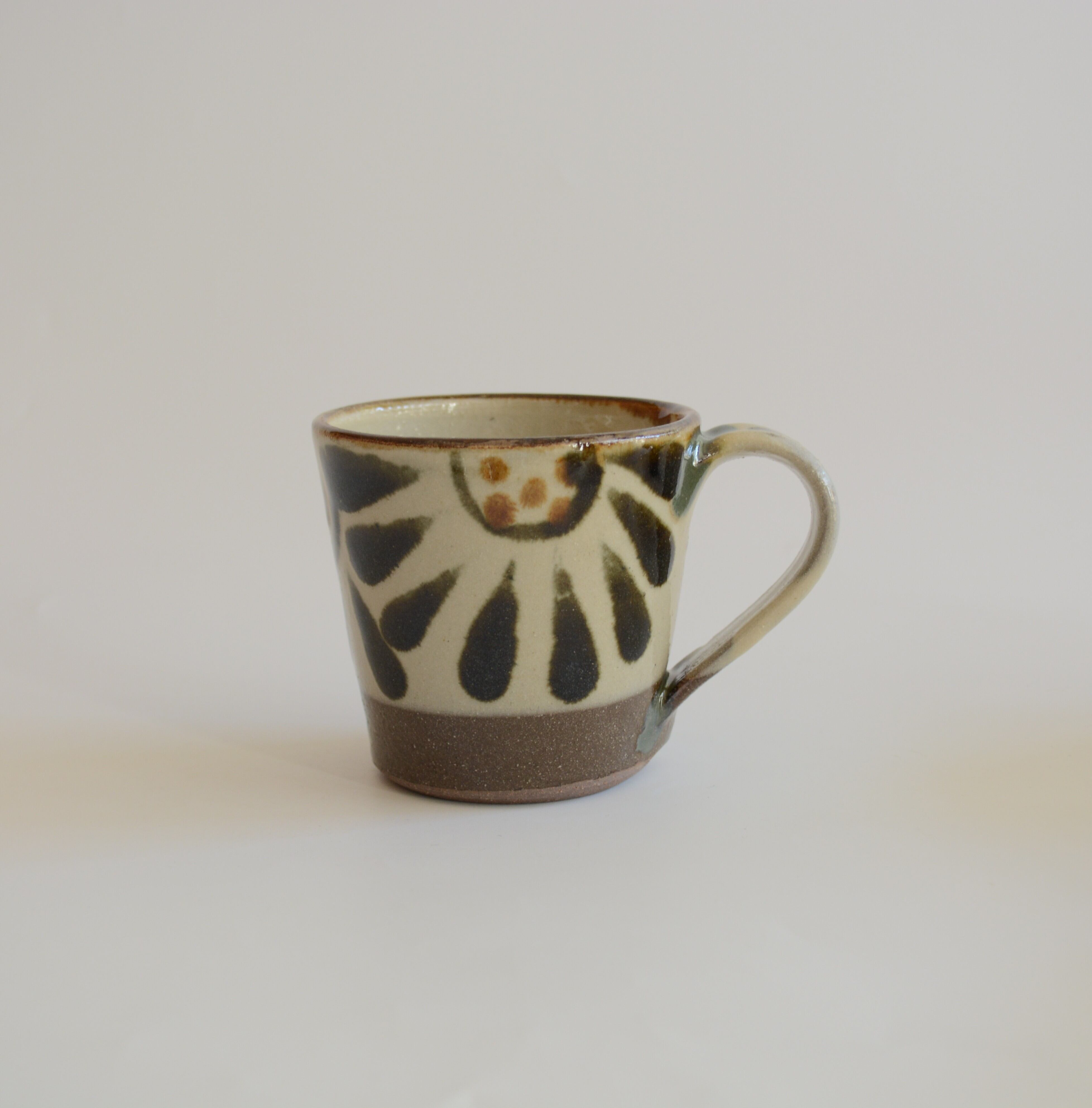 【やちむん 勝窯】唐草 緑呉須 マグカップ