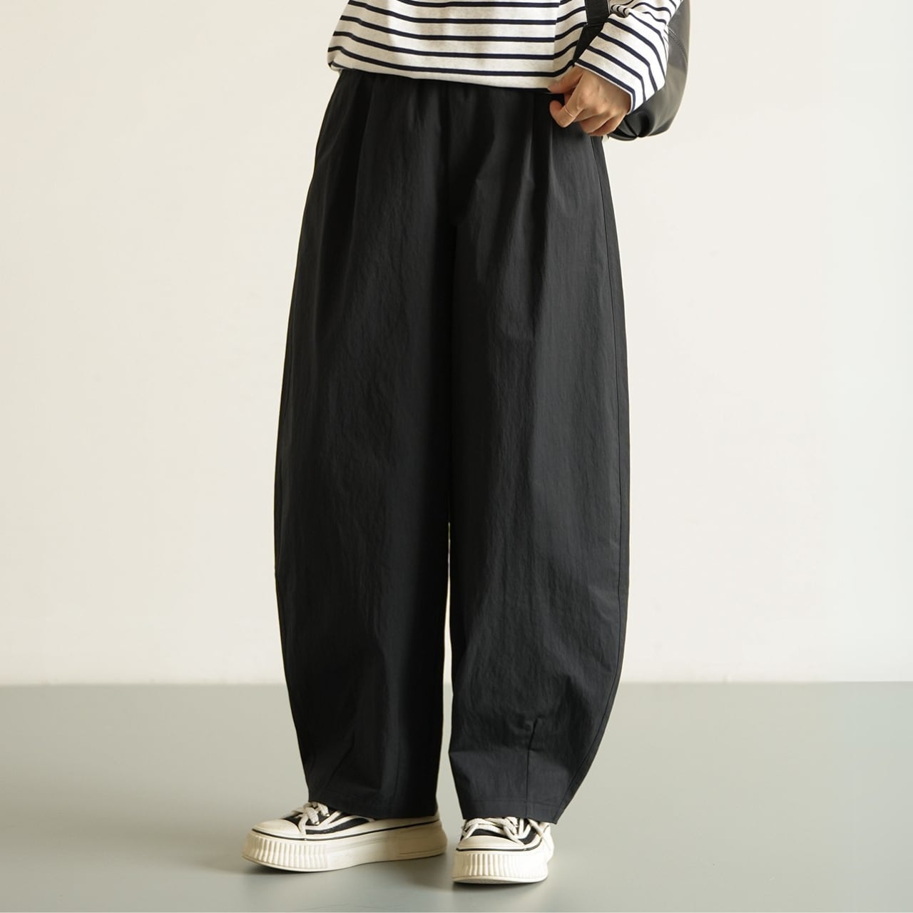 ドレープイージーバレルレッグパンツ A01332