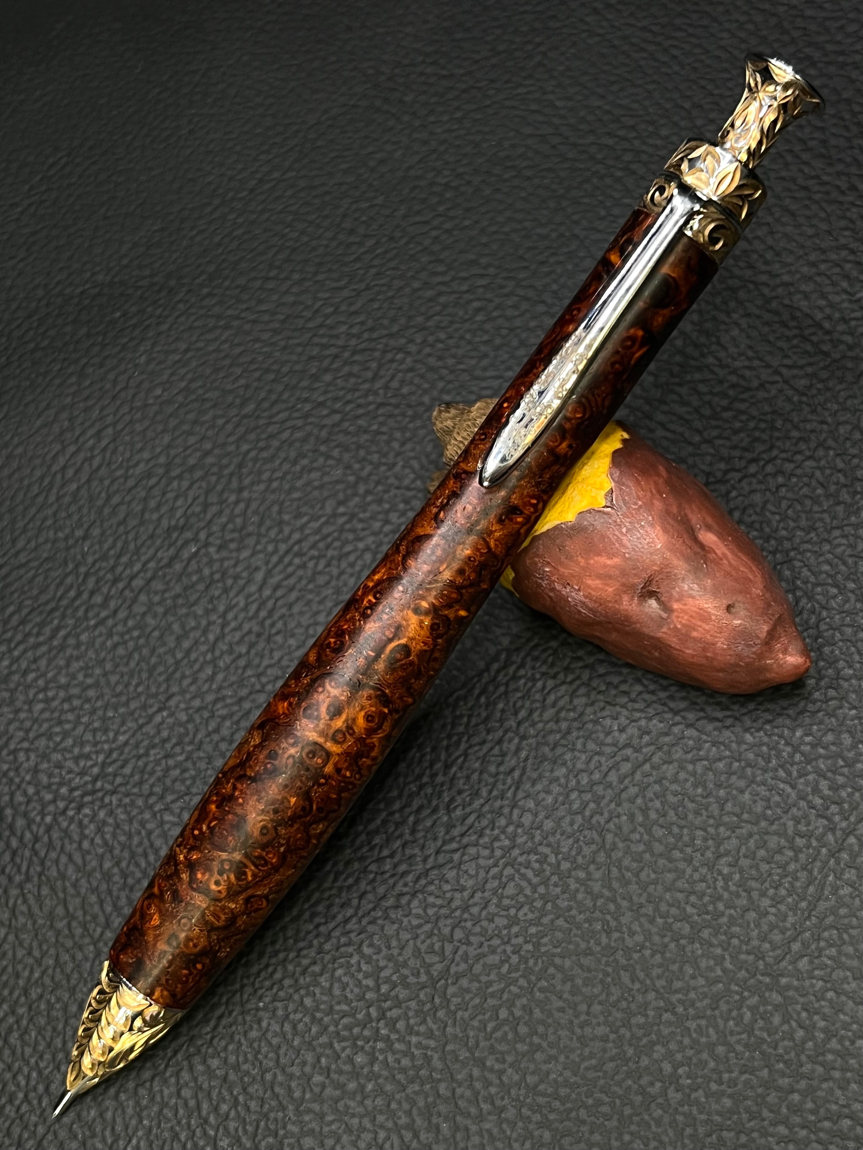 23 クラロウォルナット 縮み杢 オリジナル金具0.5MP | こぶた工房