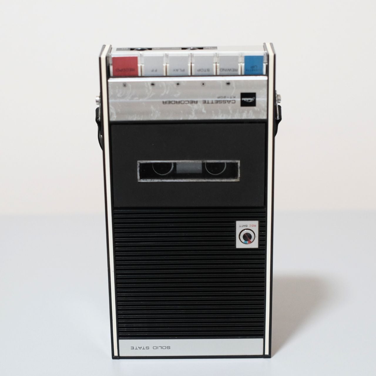 レトロなラジカセ、カセットプレーヤー、レコードプレーヤーの販売
