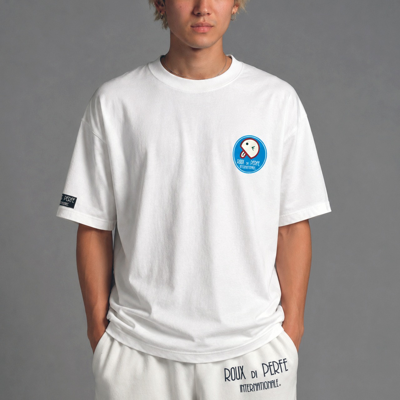 胸・袖プリントTシャツ