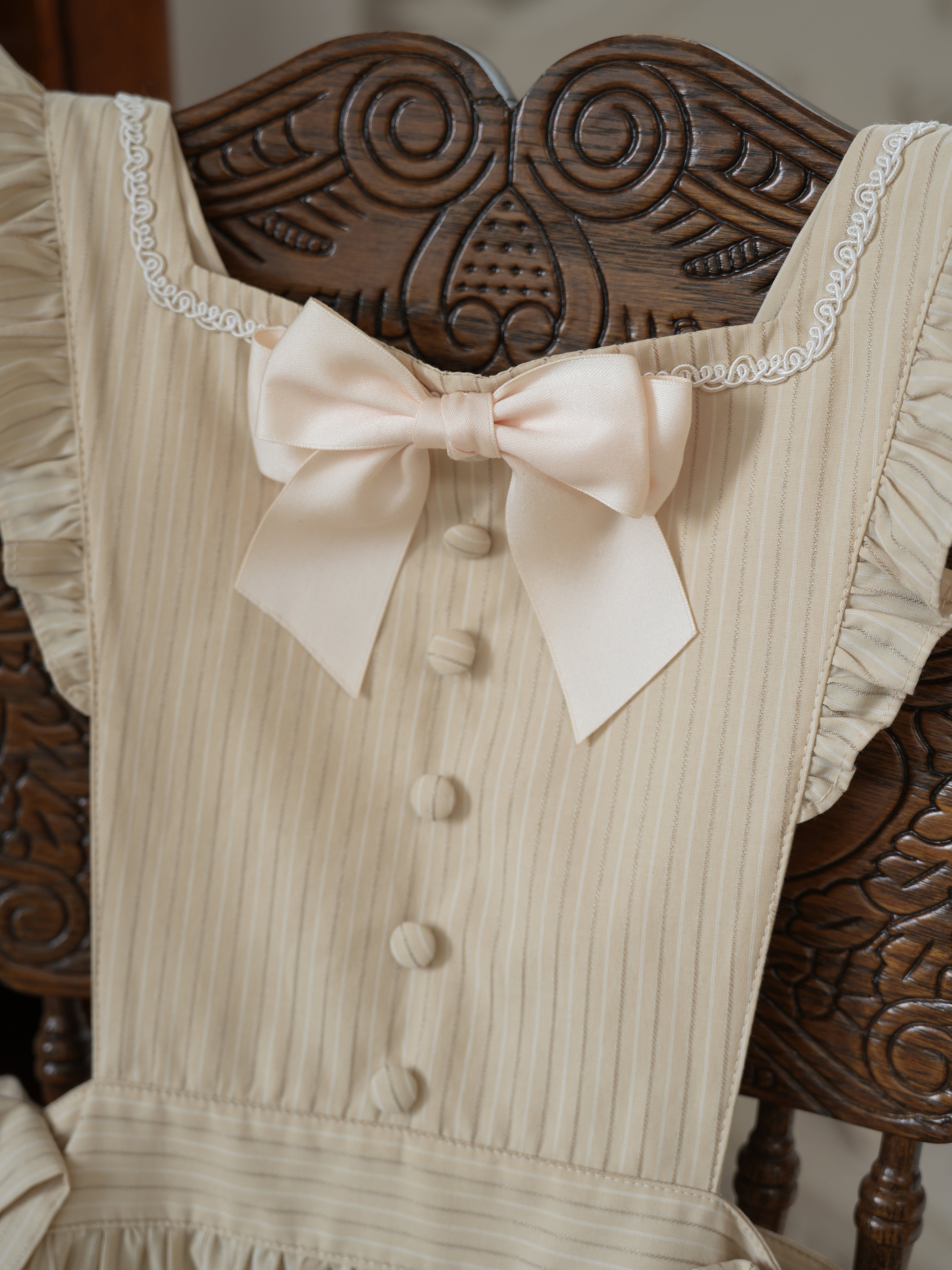 アトリエ　エマウ アイボリー フリース ベスト リボン付き ラッフルリボンセットアップ ｜ LIZ LISA（リズリサ）公式通販