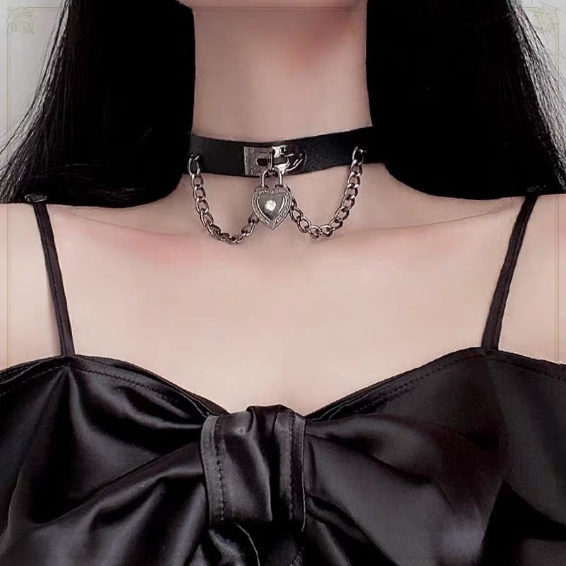 【予約】Lolita heart key chain choker