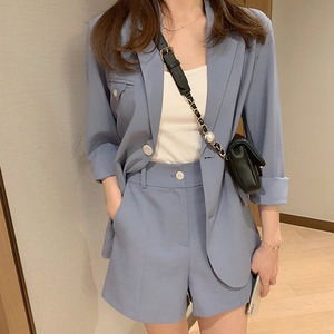 セットアップ 3点セット ジャケット キャミソール ショートパンツ 上下セット ボトムス パンツ アウター ズボン ショート丈 袖あり 長袖 Vネック 襟付き ワイド ポケット ハイウエスト 前開き スリーピース かわいい 大人可愛い シンプル カジュアル 大人 おしゃれ お洒落 大人女子 こなれ感 ルーズ 無地 春 秋 10代 20代 レディース 通勤 学生 通学 デート お出かけ 女子会 休日 旅行 着回し 普段使い 重ね着 韓国 コーデ ゆったり サイズ S M L 色展開 青 ブルー オフホワイト