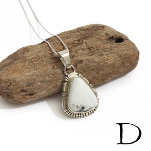 【INDIAN JEWELRY インディアンジュエリー】Navajo WHITE BUFFALO pendant Nila Johnson ナバホ ホワイトバッファローペンダント ニラ・ジョンソン作