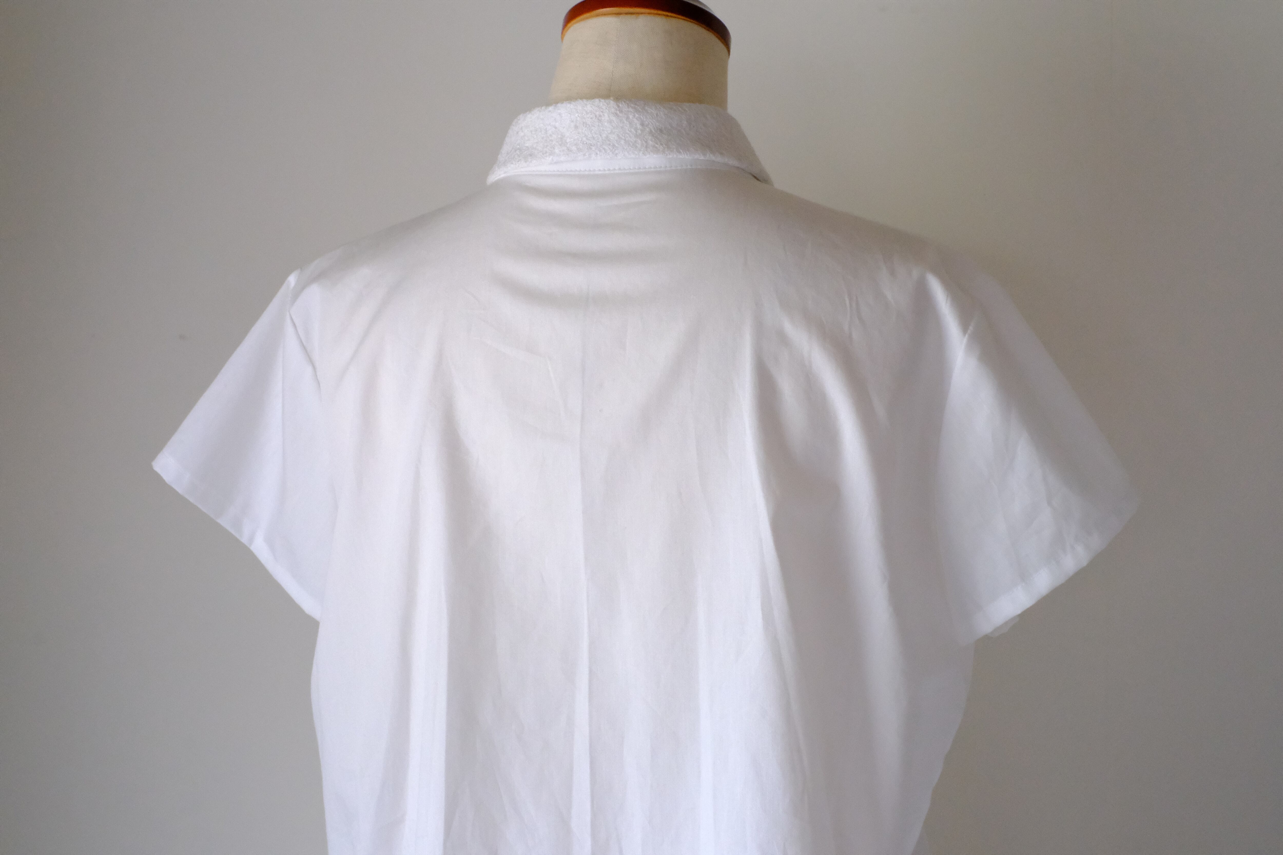 半袖スタンドカラーブラウス cl-120 (オフ白)