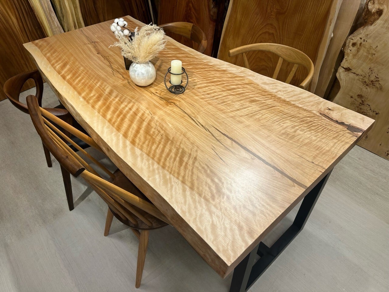 真樺（マカバ）_1800×770-800-900×60_浅草本店_テーブル天板/一枚板