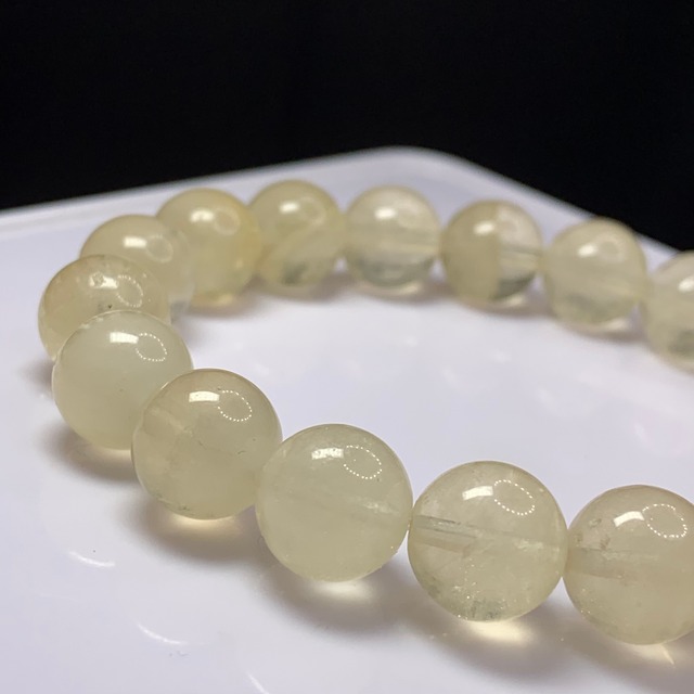 1.ミルキーイエローフローライトブレスレット