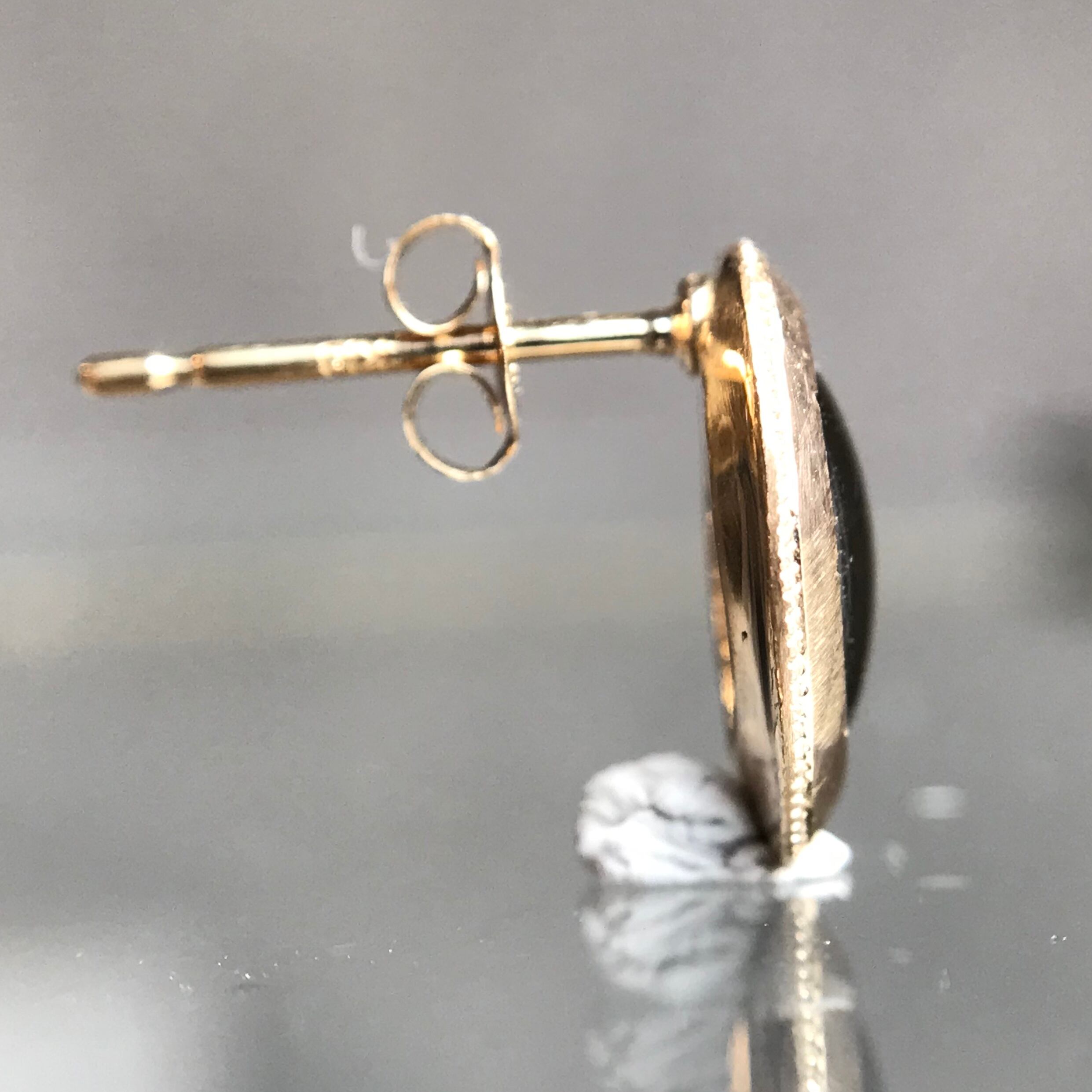 LM7011 K10ブラックスターサファイアピアス（片耳） | tatsuo nagahata 