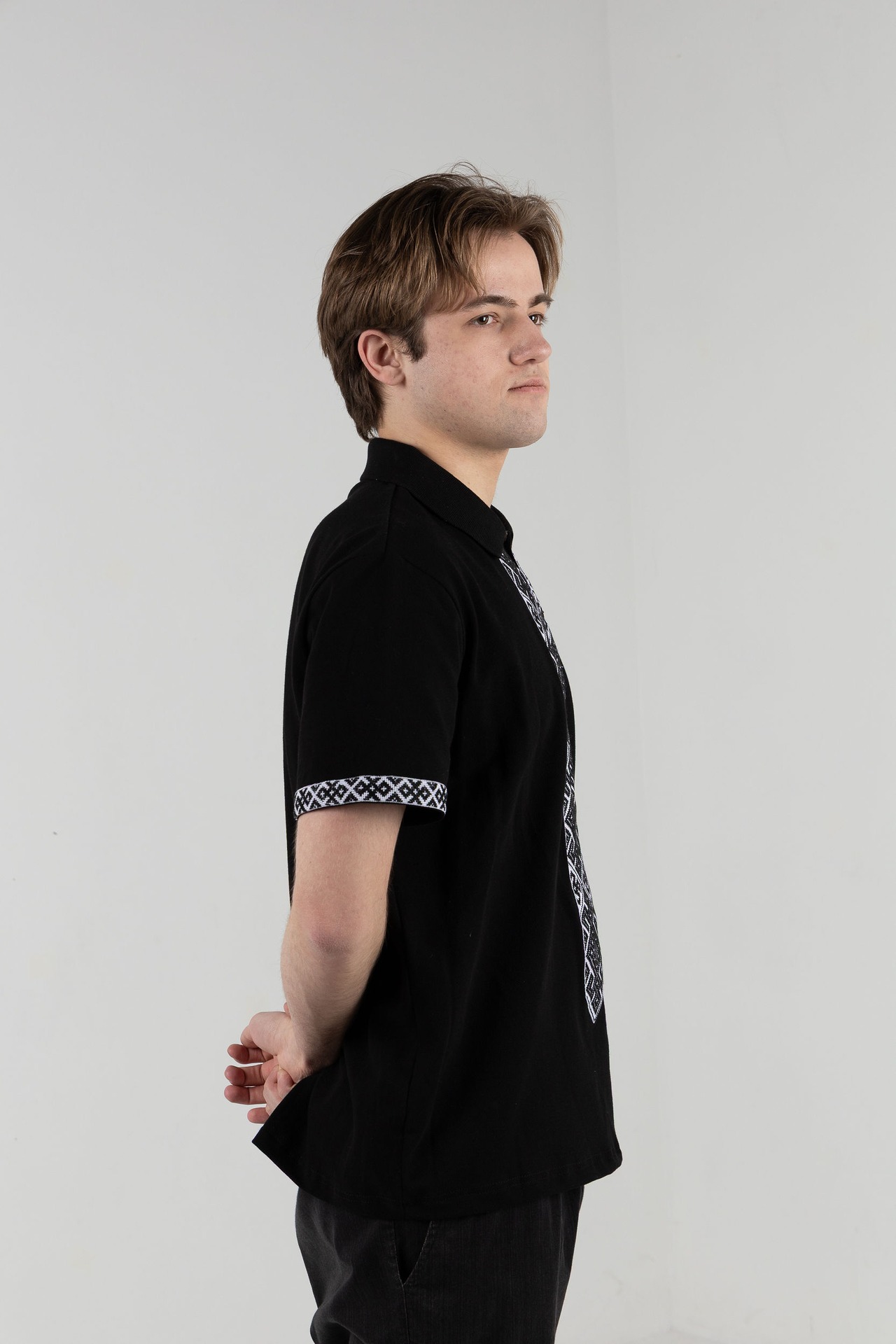 【男女兼用モデル】ウクライナ手刺繍ヴィシヴァンカ　半袖　フリーサイズ - 7