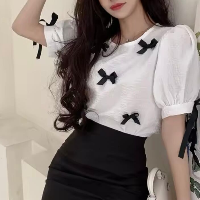 パフスリーブリボントップス