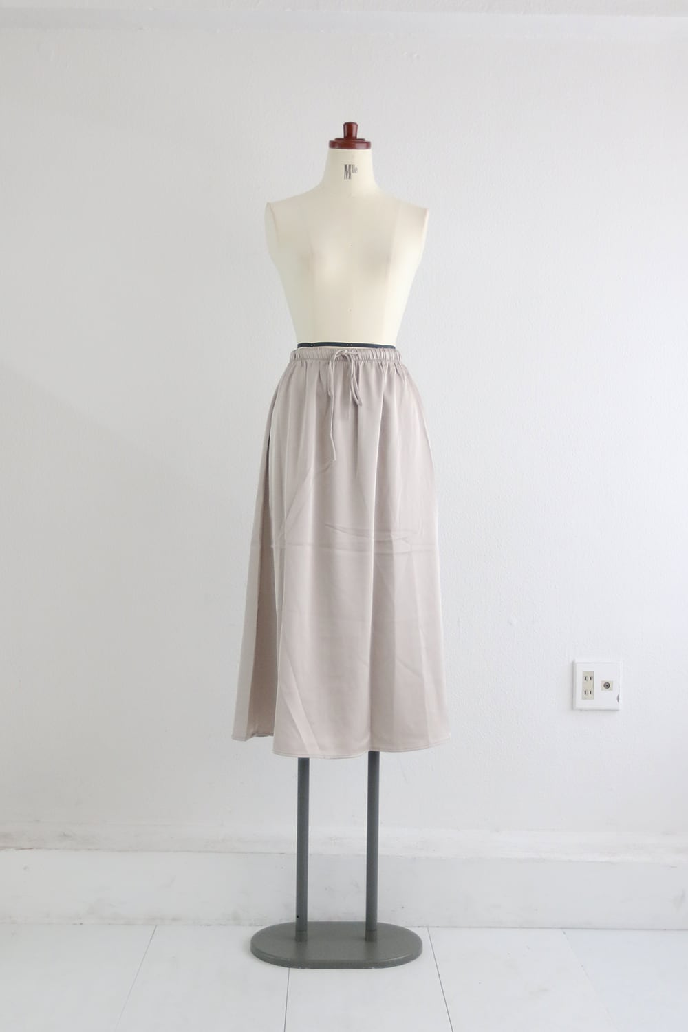 シルキーロングスカート / Silky long skirt(W26S5005H)