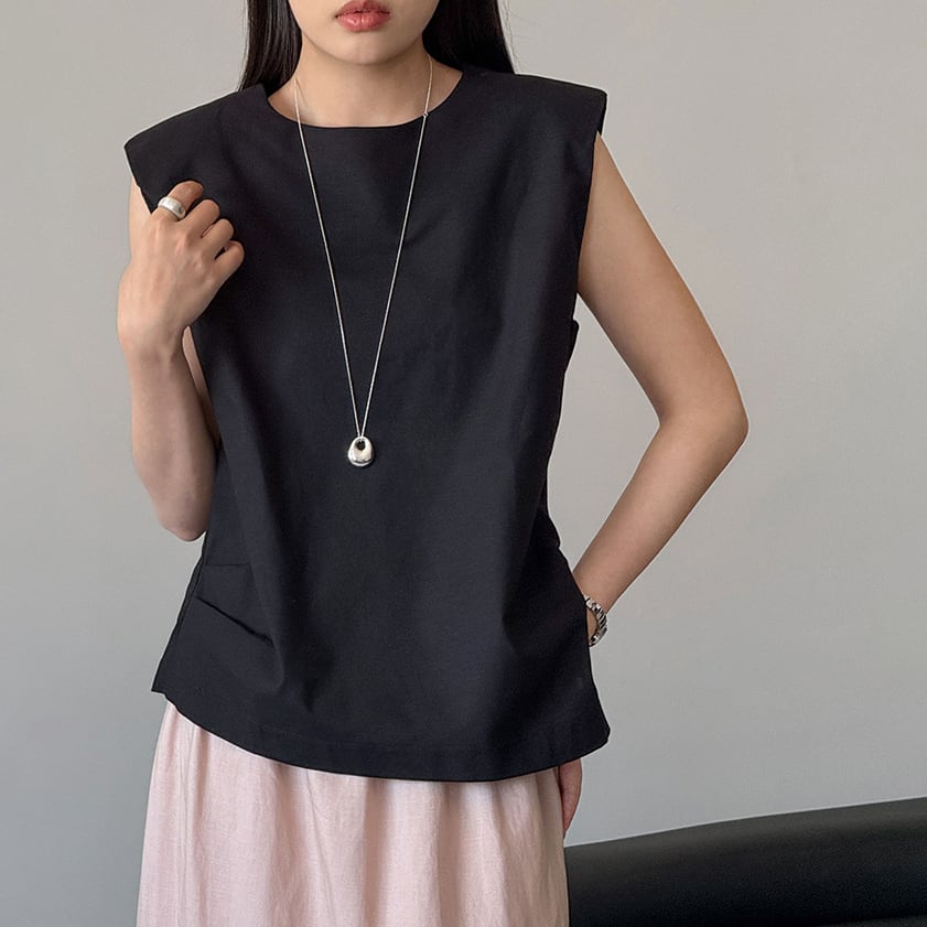 minimal sleeveless top 14618