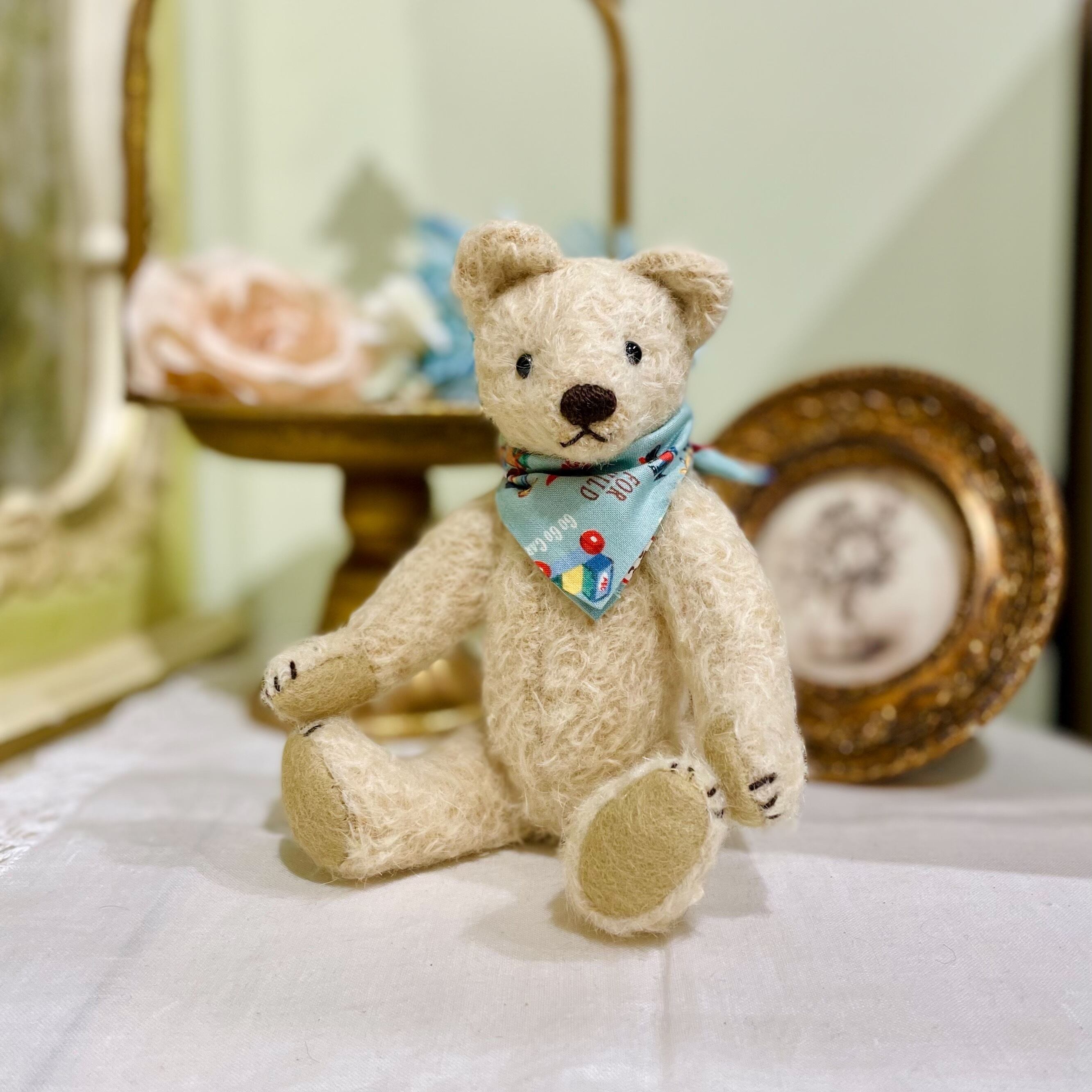Rie's bearさま　うさぎさん　アーティストベア Rie's bearさま うさぎさん アーティストベア Sold※作家様作品 Mrs