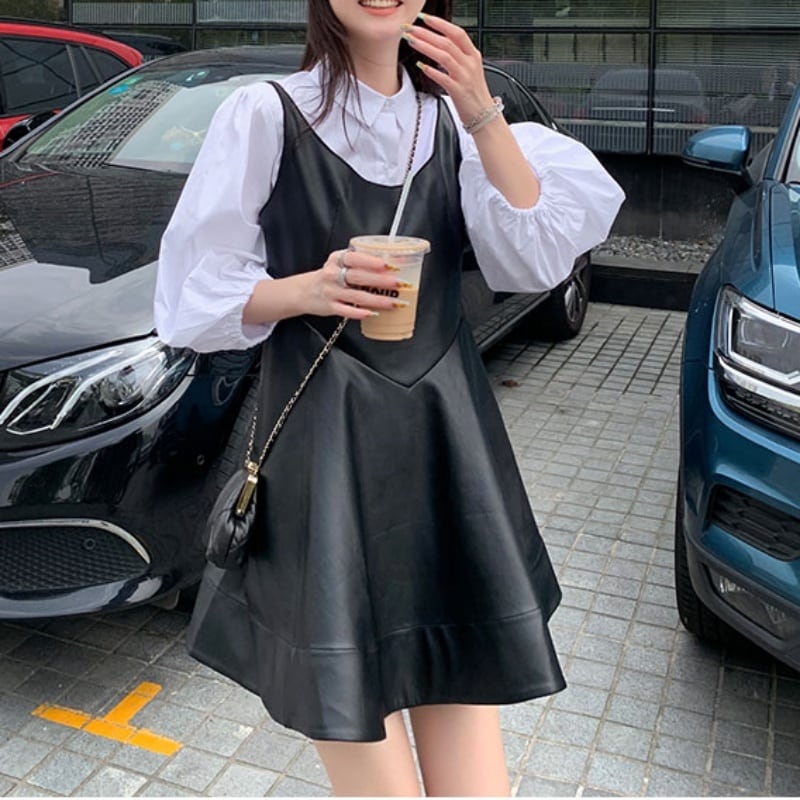 レディース レザーワンピース ミニワンピース ミニ丈 ワンピース レザー 高見え 光沢 ブラック フレアスカート キャミソール おとなカジュアル 大人カジュアル おしゃれ オシャレ お洒落 春夏 春 夏 秋冬 秋 冬 ママ ママコーデ 代 30代 40代 デート お出かけ 普段使い