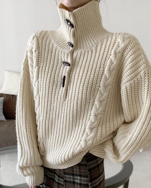 Toggle button low gauge knit TH3631