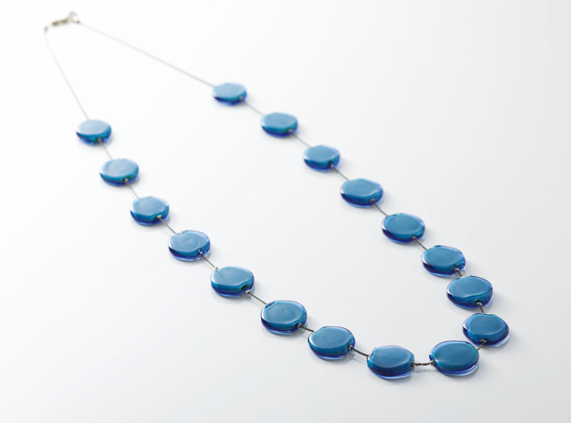 【Piatta (ピアッタ )】 ロングネックレス (ブルー)