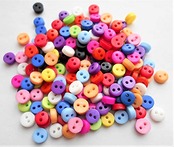 カラフルボタン 約5ｍｍ １００個 極小 小さめ ハンドメイド材料 デコ材料 ドール用 人形用