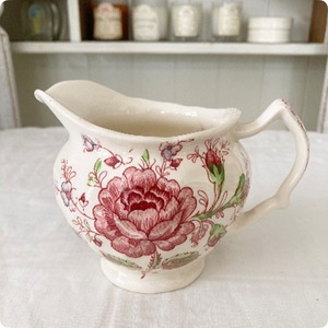 【フランス直輸入】大きなピンクの薔薇が華やかな Johnson Brothers (ジョンソンブラザーズ) ローズチンツ ミルクピッチャー