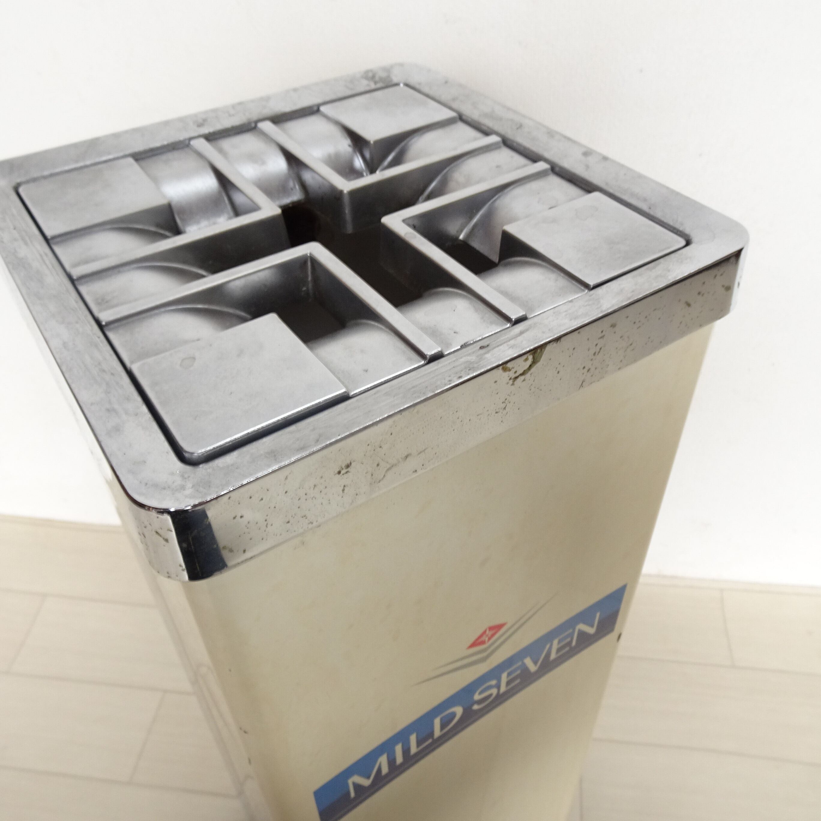 マイルドセブンの灰皿です Amazon.co.jp: マイルドセブン 携帯灰皿 シルバー MILD SEVEN