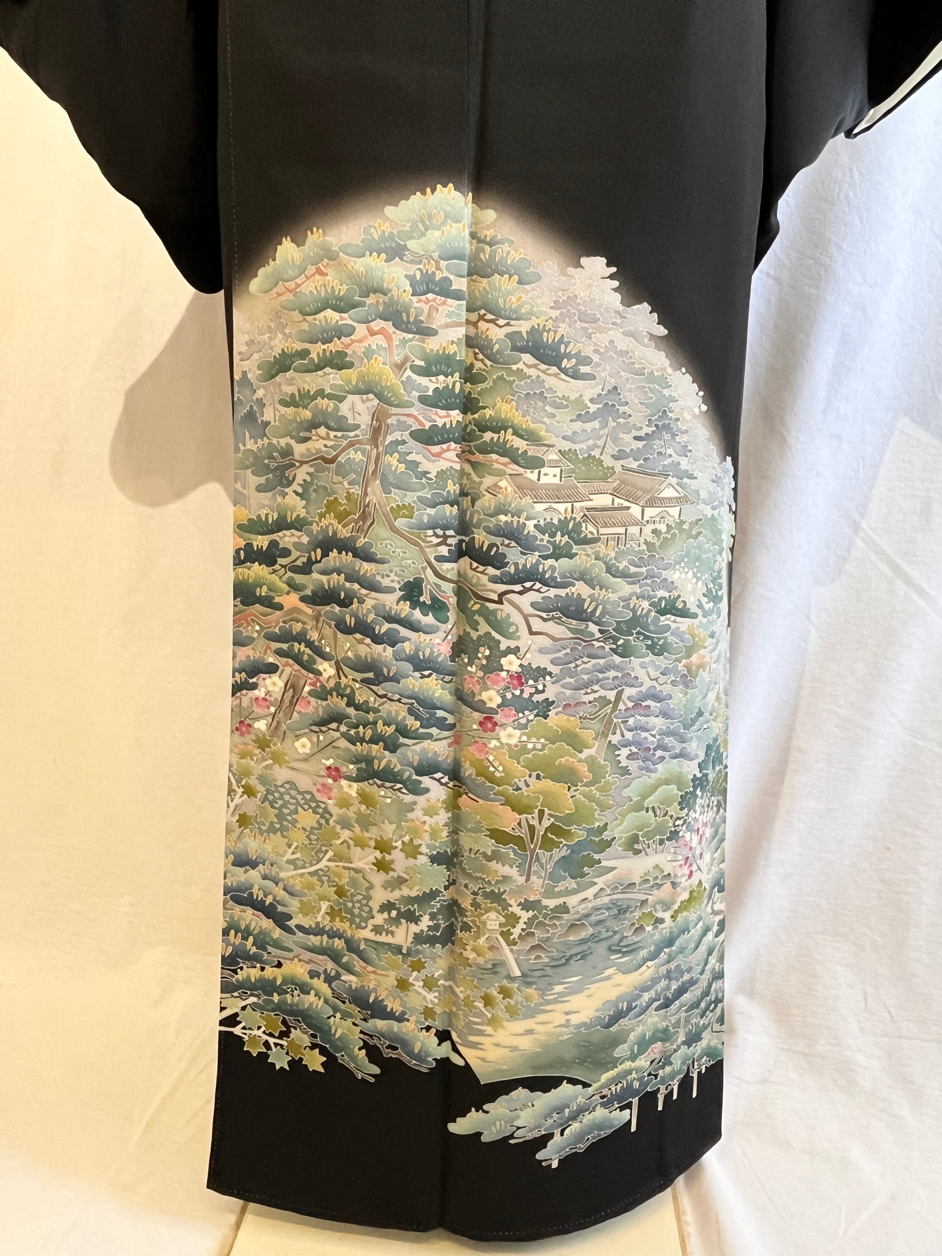2285 黒留袖 加賀友禅 作家物 単品 Kaga Yuzen Tomesode 2285 黒留袖 加賀友禅 作家物 単品 Kaga Yuzen Tomesode