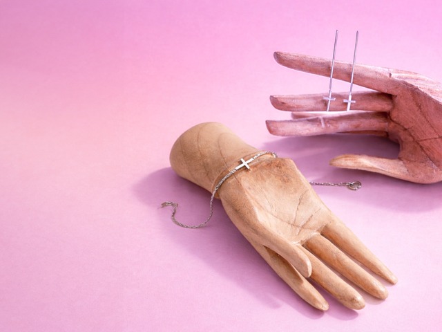 Dippin × Memnon | Quiet Cross accessory set