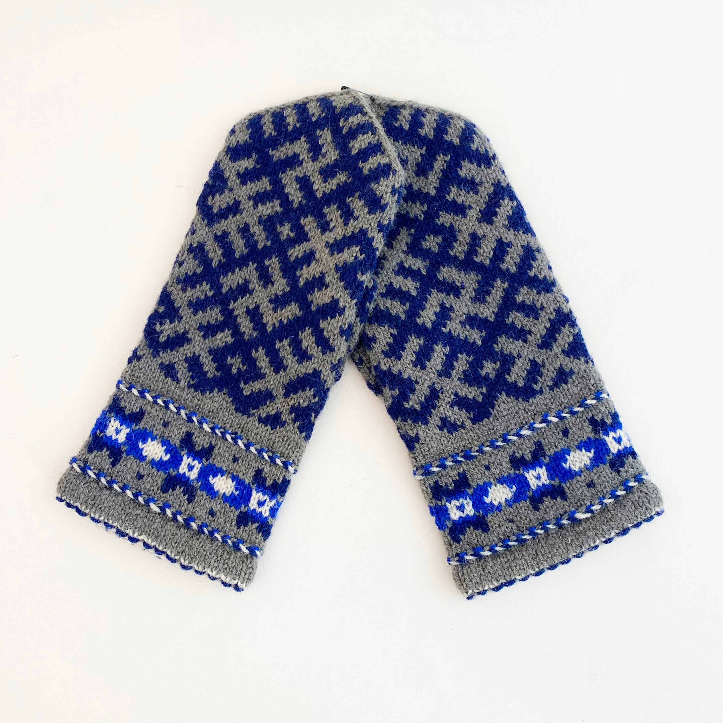 伝統的バルトの手編みミトン（紺灰色）