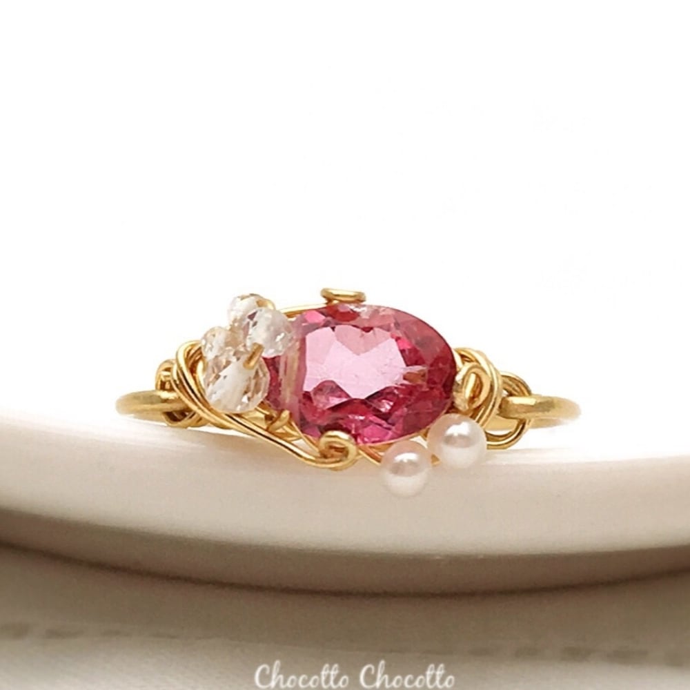 ピンクトパーズ ワイヤーリング|鮮やかなピンクの可愛い指輪