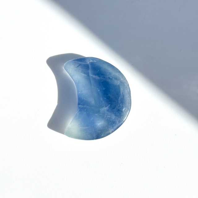 ブルーフローライト 三日月21◇ Fluorite  ◇天然石・鉱物・パワーストーン・インテリア