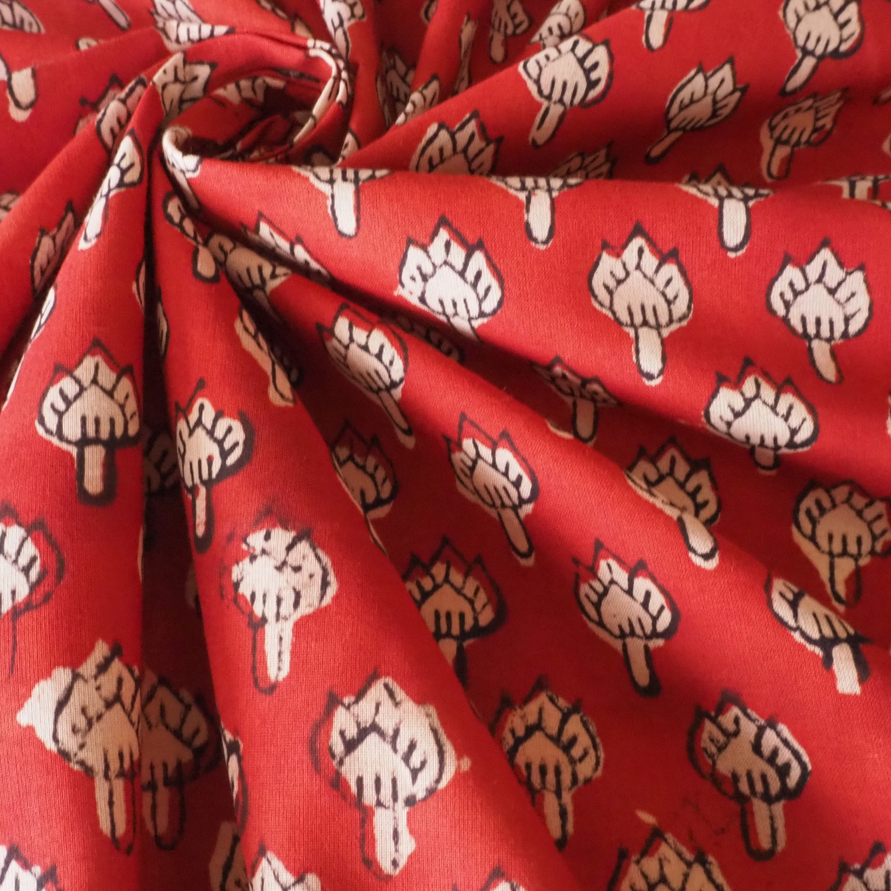 ブロックプリント生地【50cm単位】インド綿  小花柄 赤×生成り #43410-RD1