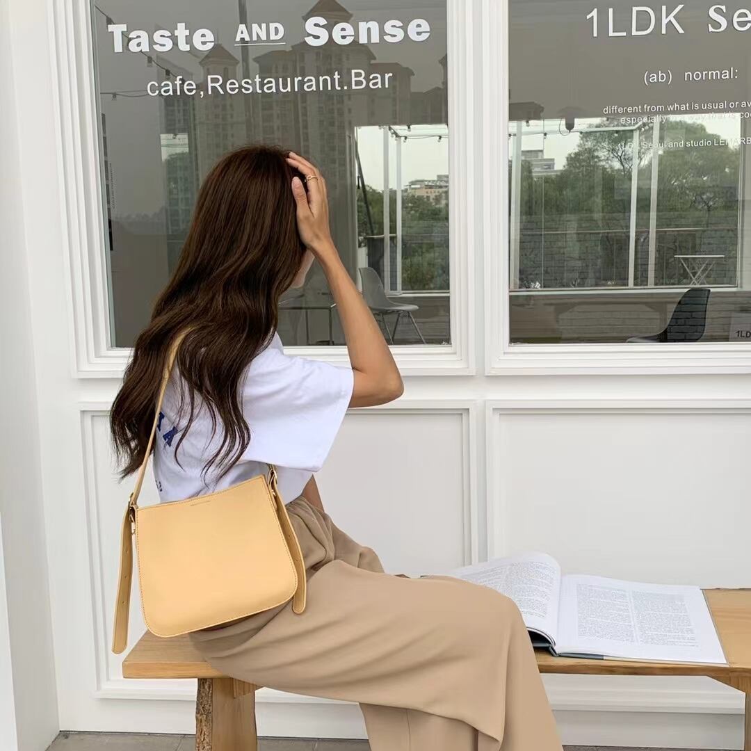 チェーン付き　ショルダーバッグ　AS105-9972