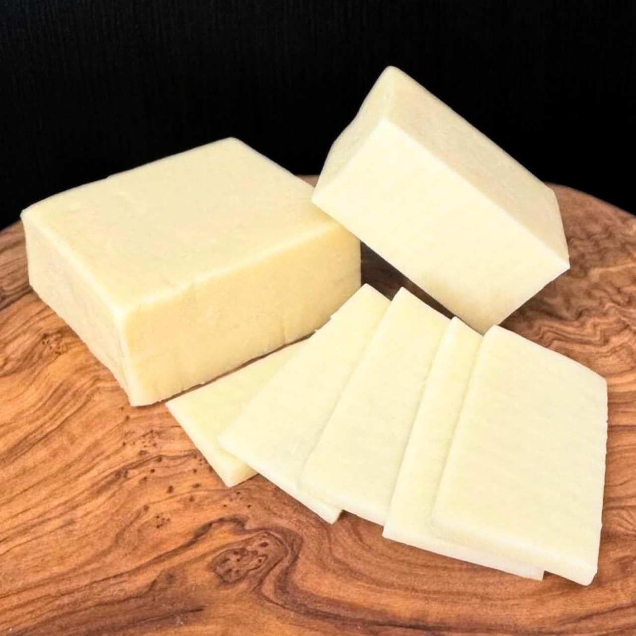 アメリカ産 グラスフェッド 低脂肪モッツァレラチーズ スライス（約4mm）300g｜無添加・セルロース不使用・切りたて USA Grassfed Low-Fat Mozzarella Cheese Sliced (4mm) 300g | Additive-Free & Freshly Cut