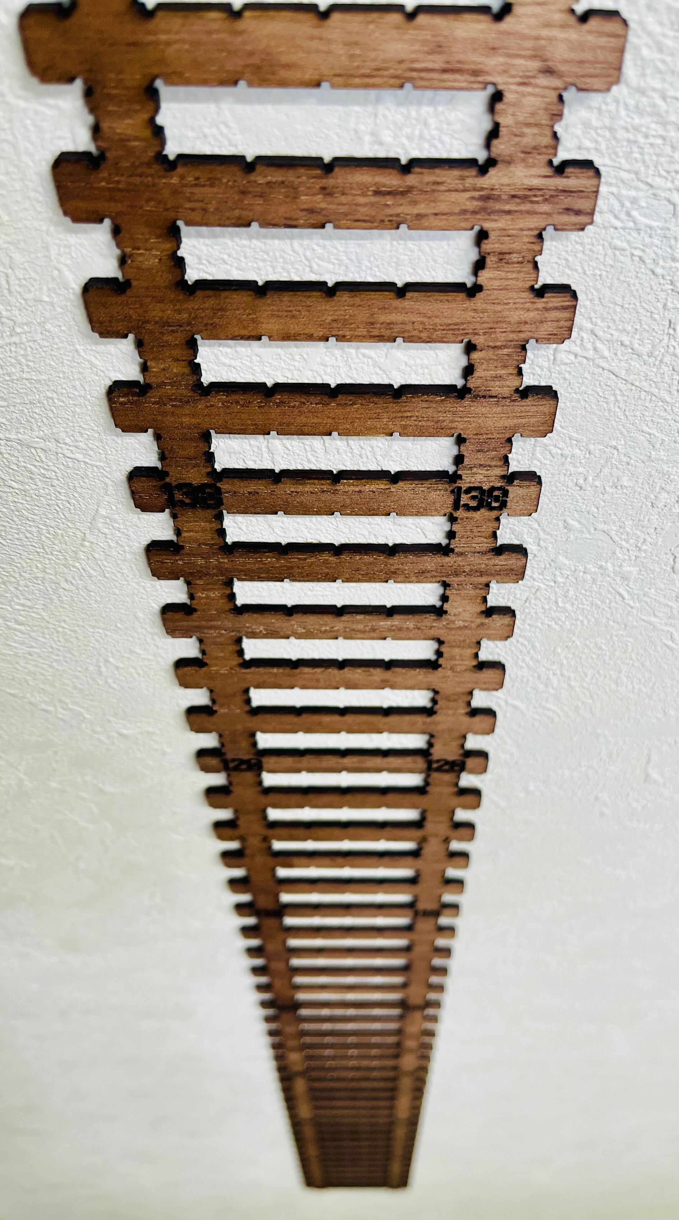 身長計「シンプルメモリ【0〜200cm】」厚み2.5mm木製 水性ニス 身長計「シンプルメモリ【0〜200cm】」厚み2.5mm木製 水性ニス